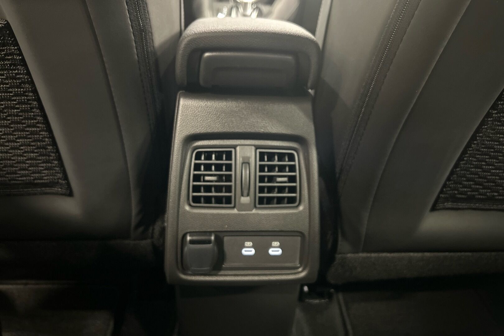 Mitsubishi ASX iso kuva 11