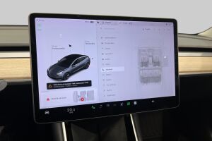 Tesla Model 3 esikatselu 14