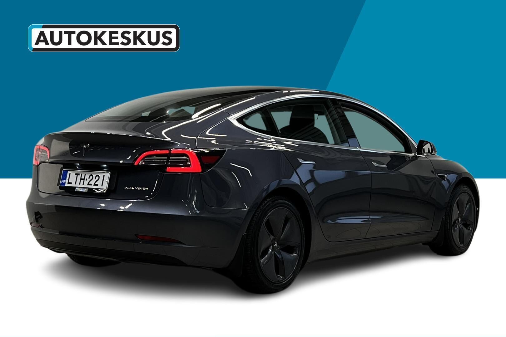 Tesla Model 3 iso kuva 4