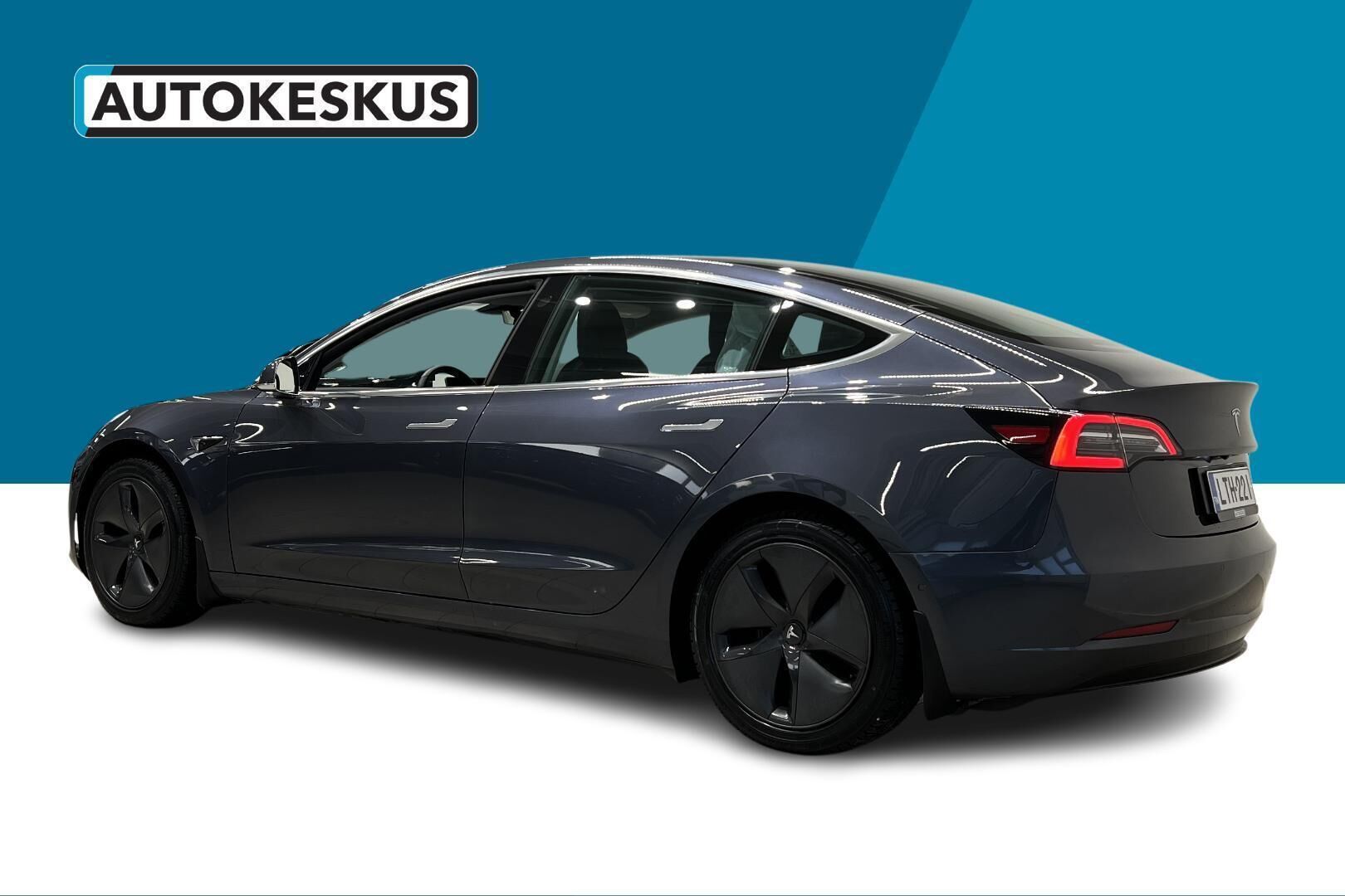 Tesla Model 3 iso kuva 6