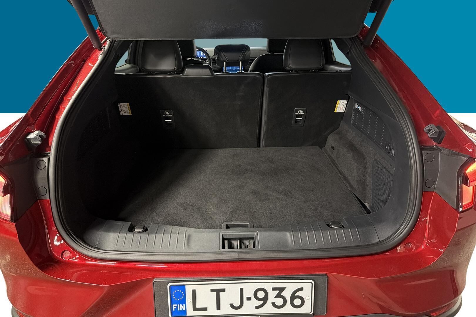 Ford Mustang Mach-E iso kuva 11
