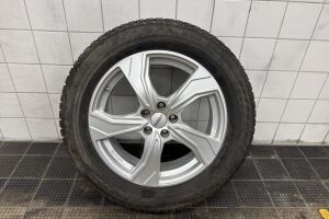 Ford Mustang Mach-E esikatselu 13