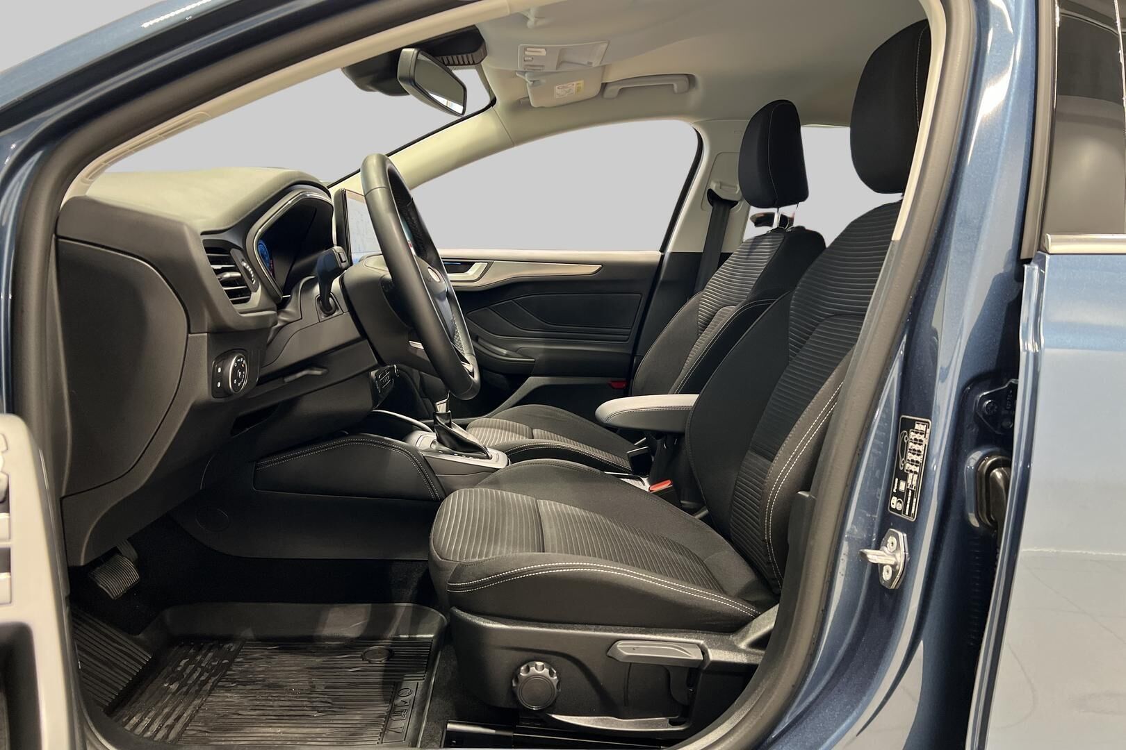 Ford Focus iso kuva 7