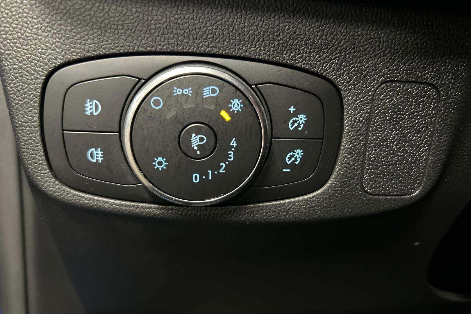Ford Focus iso kuva 22
