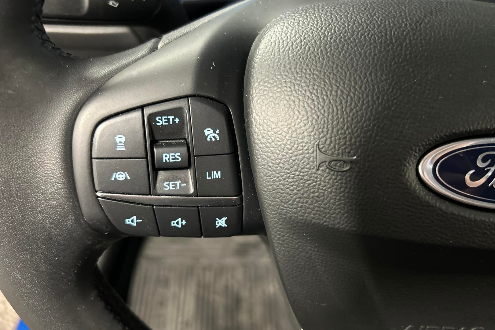 Ford Focus iso kuva 10