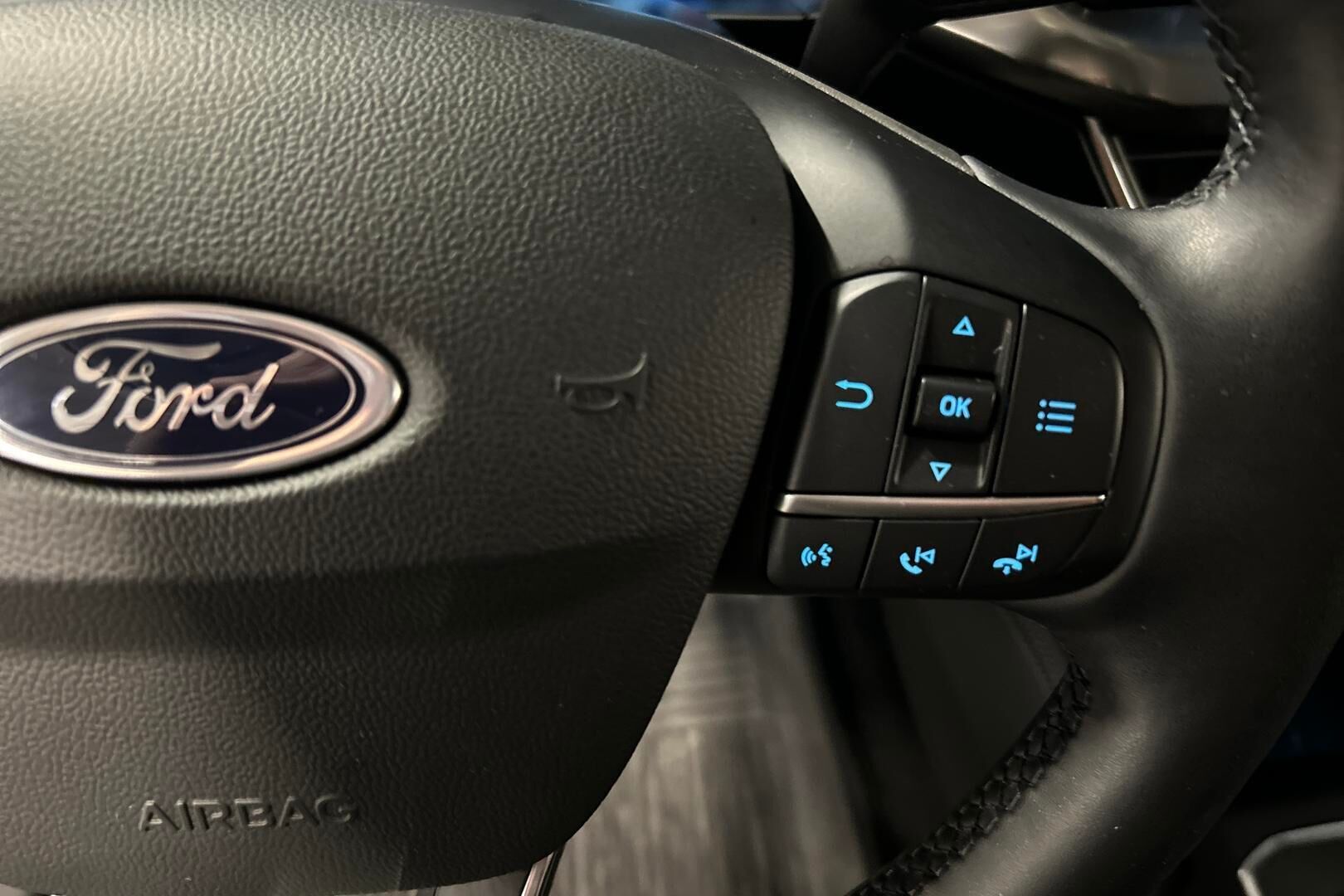Ford Focus iso kuva 11