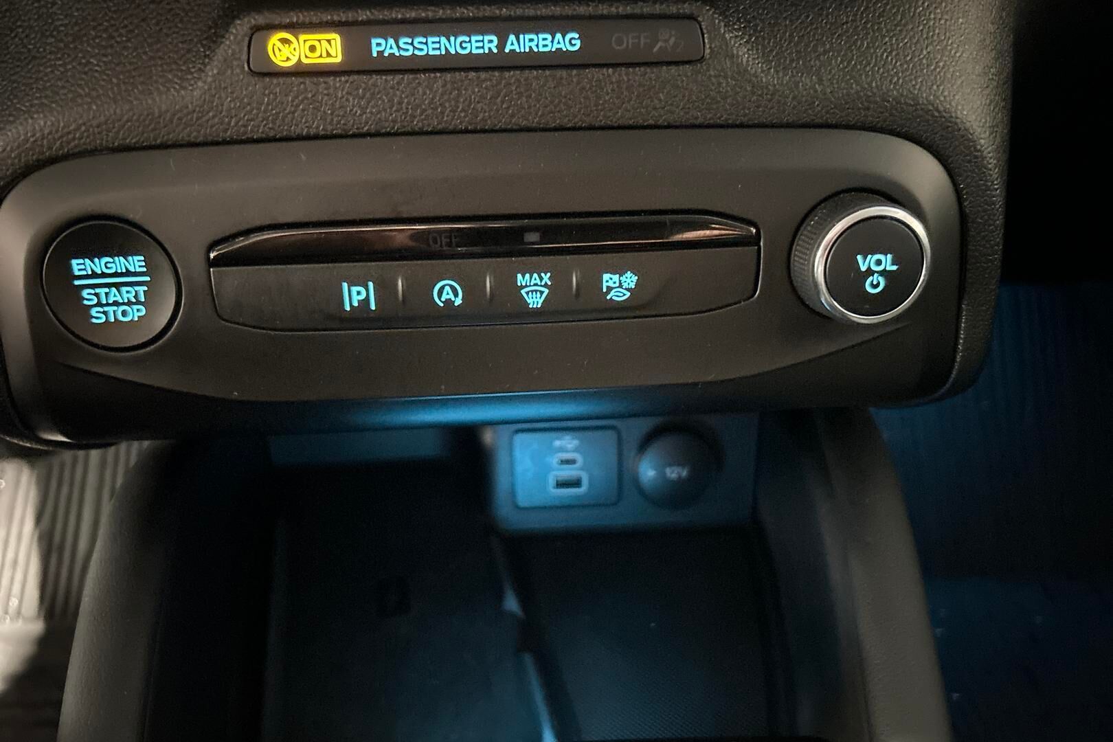 Ford Focus iso kuva 13
