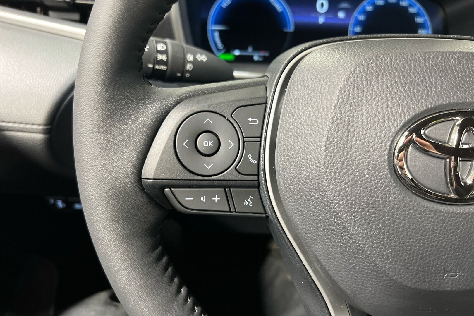 Toyota Corolla Cross iso kuva 14