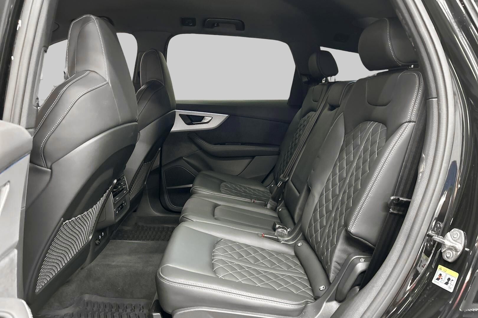 Audi Q7 iso kuva 10