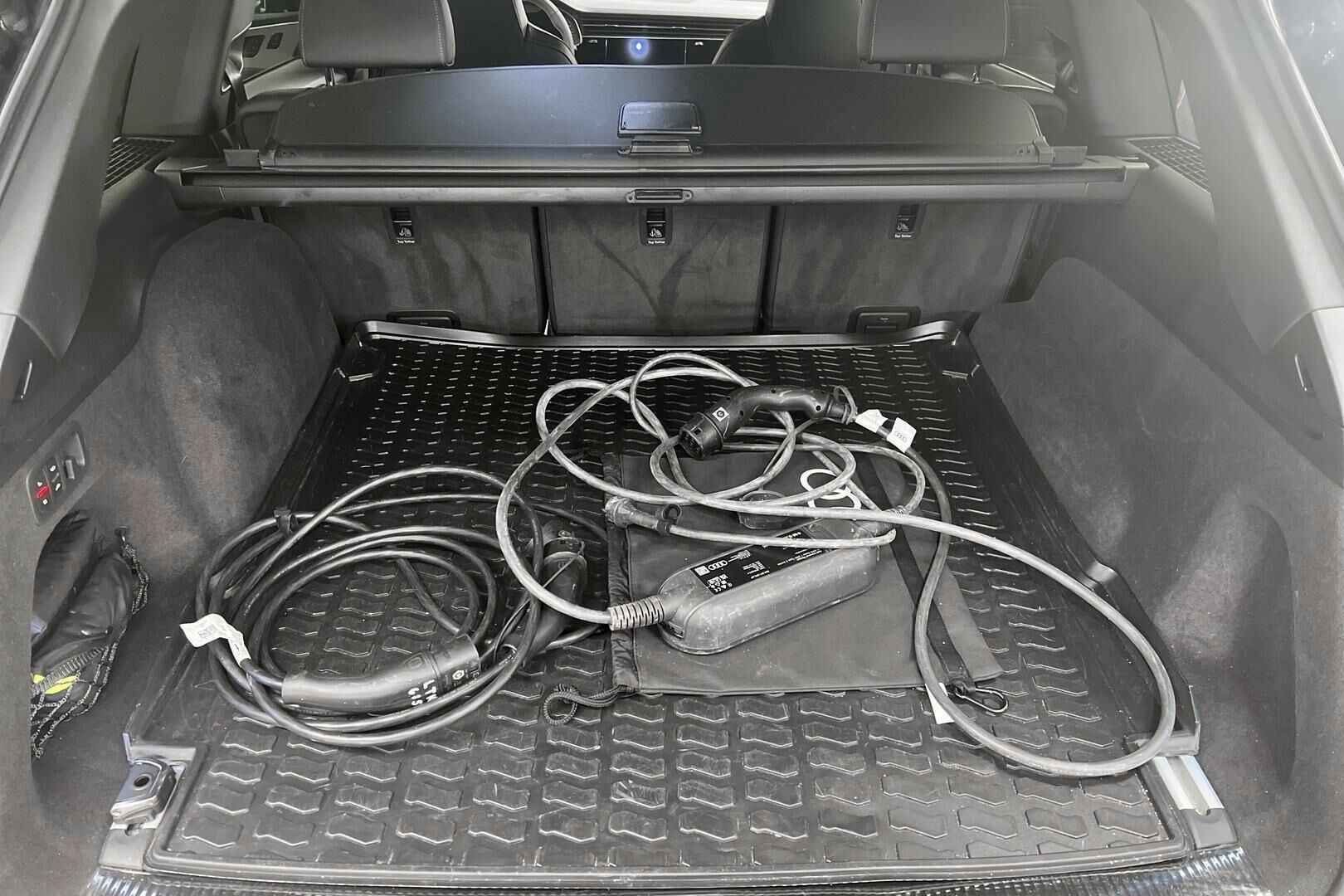 Audi Q7 iso kuva 11