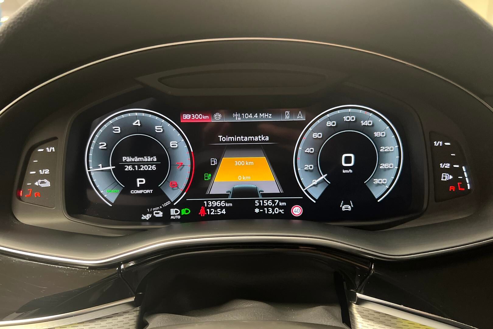 Audi Q7 iso kuva 13
