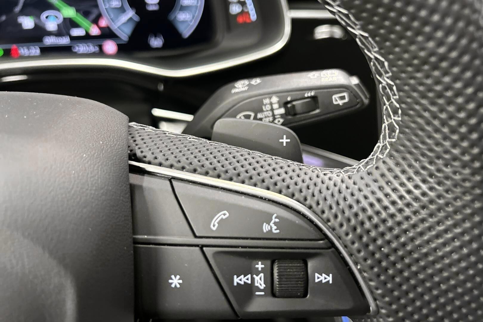 Audi Q7 iso kuva 17