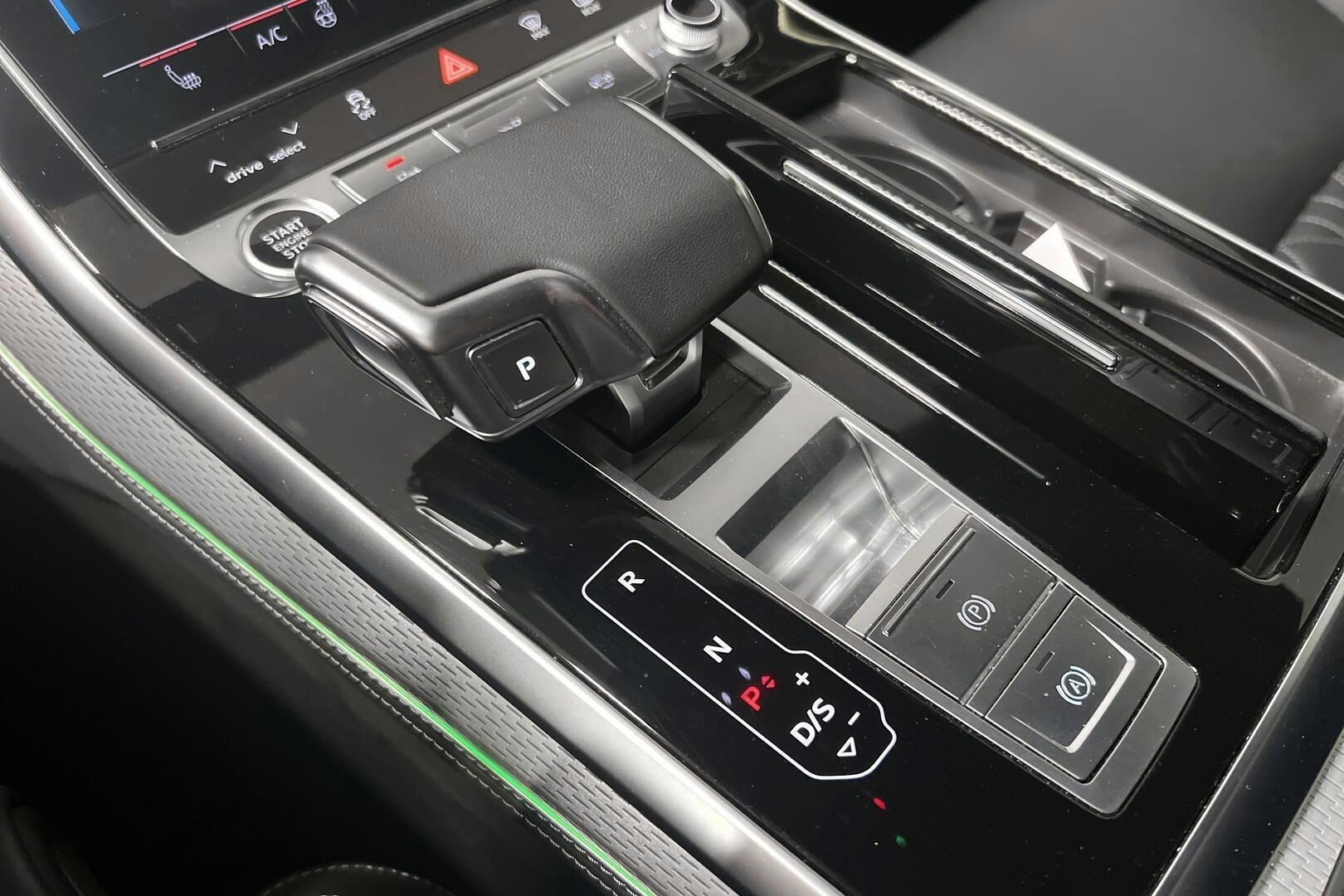 Audi Q7 iso kuva 15
