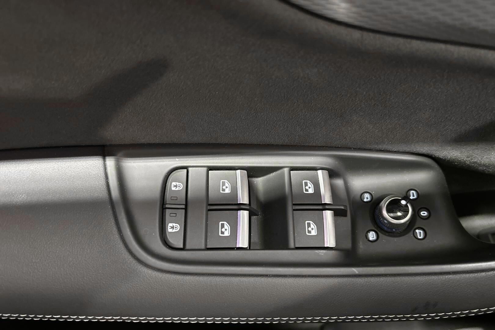 Audi Q7 iso kuva 20