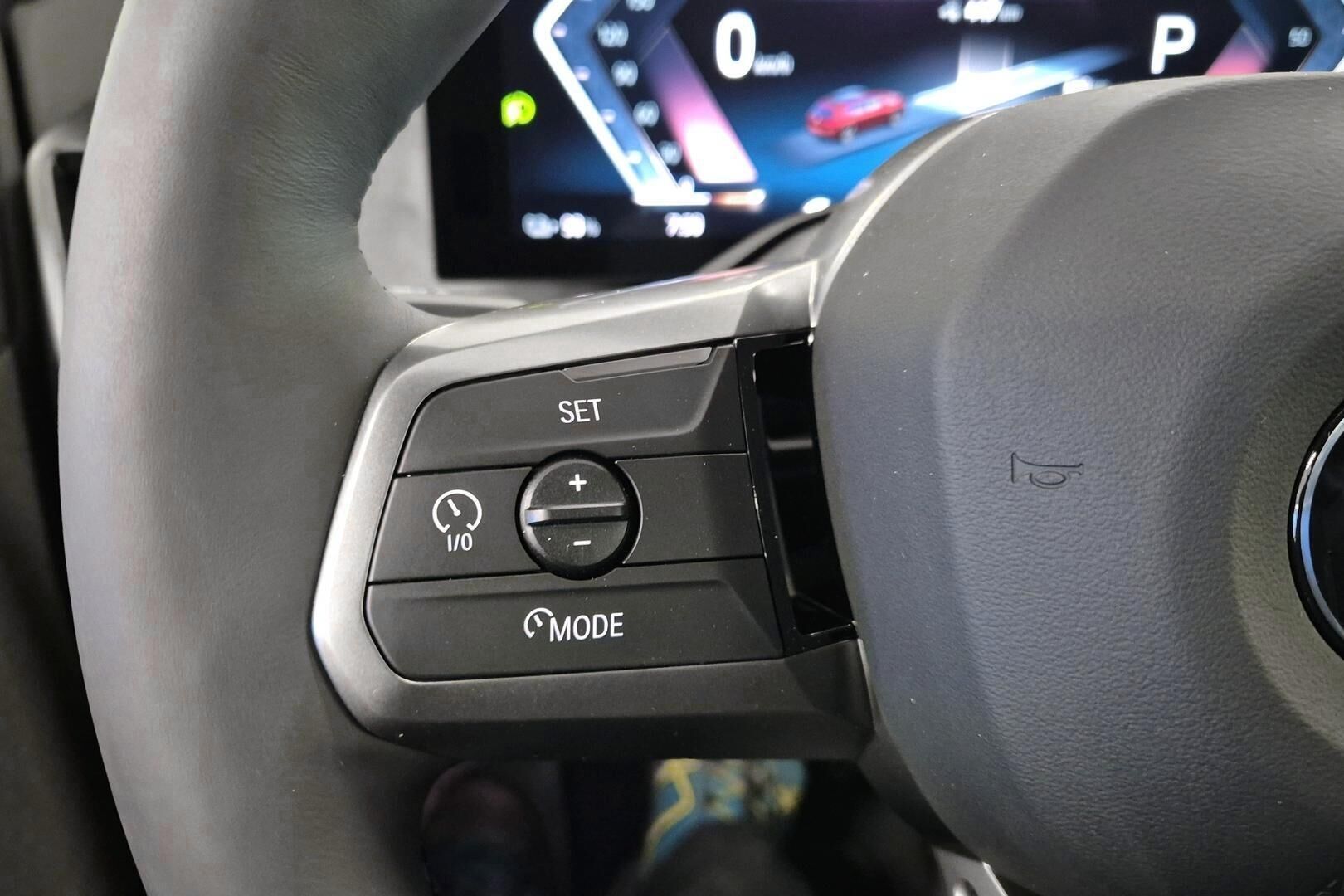 BMW iX iso kuva 16