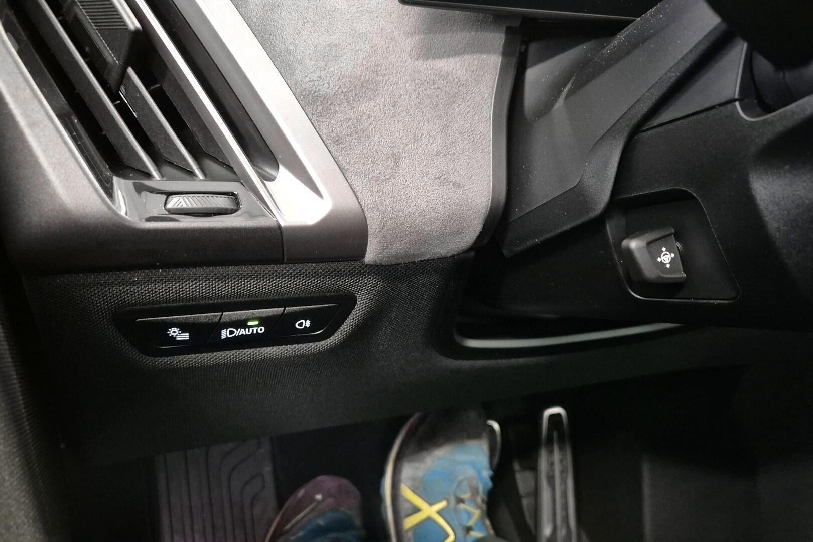 BMW iX iso kuva 18