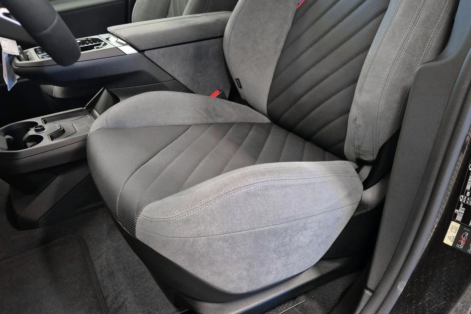 BMW iX iso kuva 19
