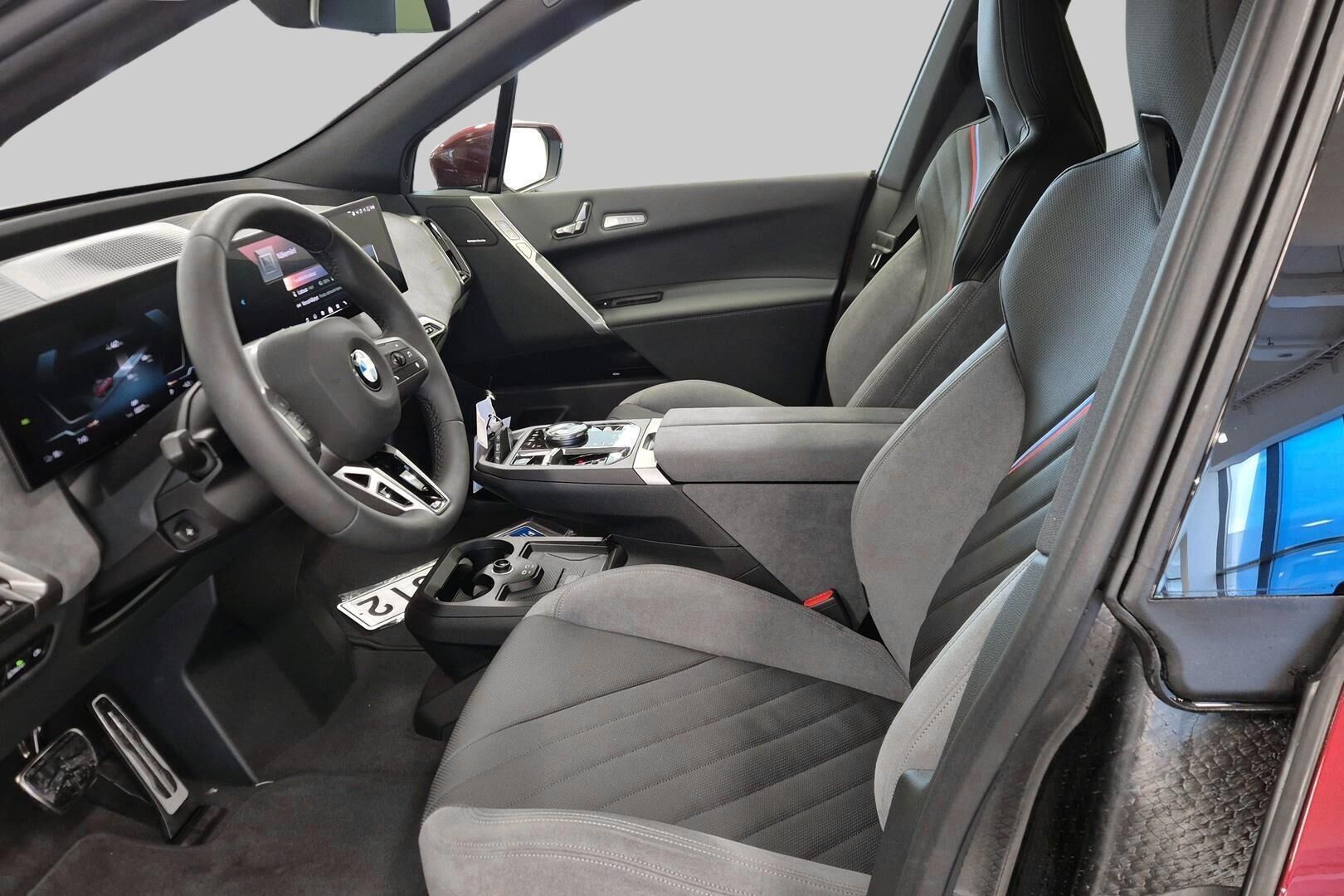 BMW iX iso kuva 8