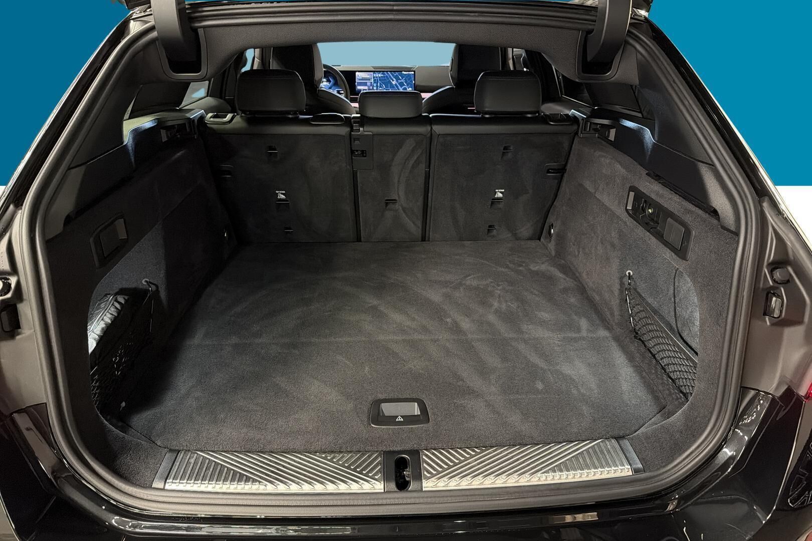BMW i5 iso kuva 11