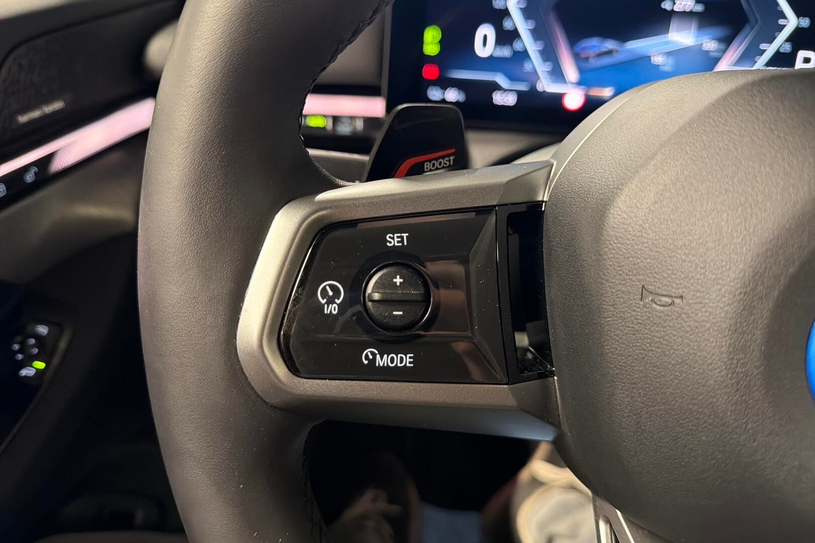 BMW i5 iso kuva 18