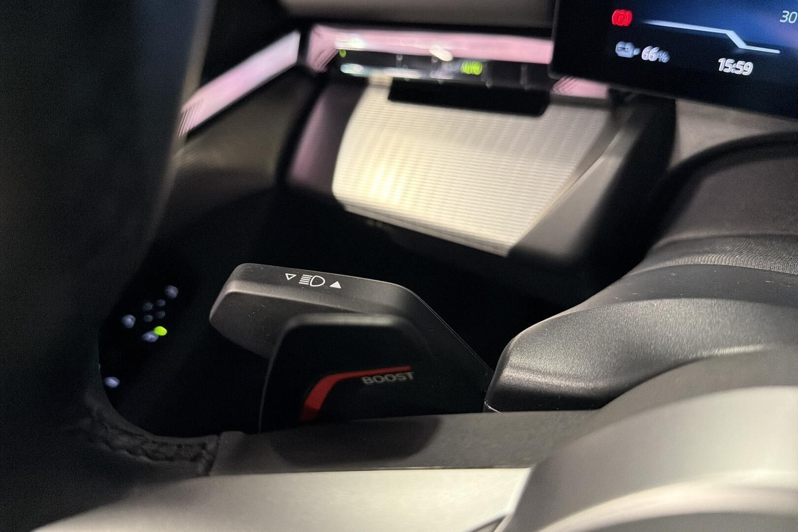 BMW i5 iso kuva 20