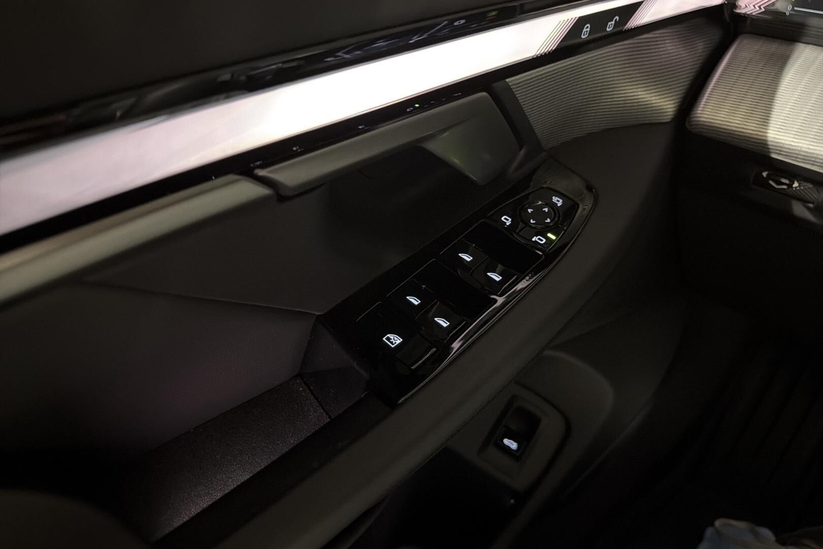 BMW i5 iso kuva 23