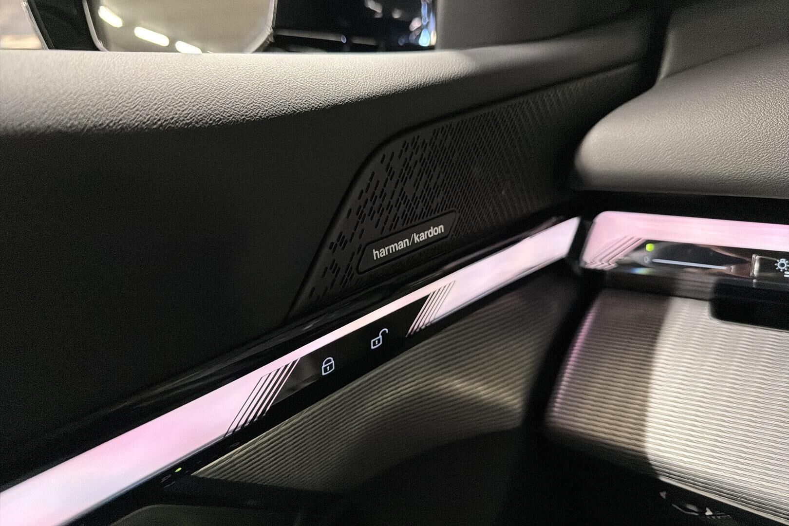 BMW i5 iso kuva 24