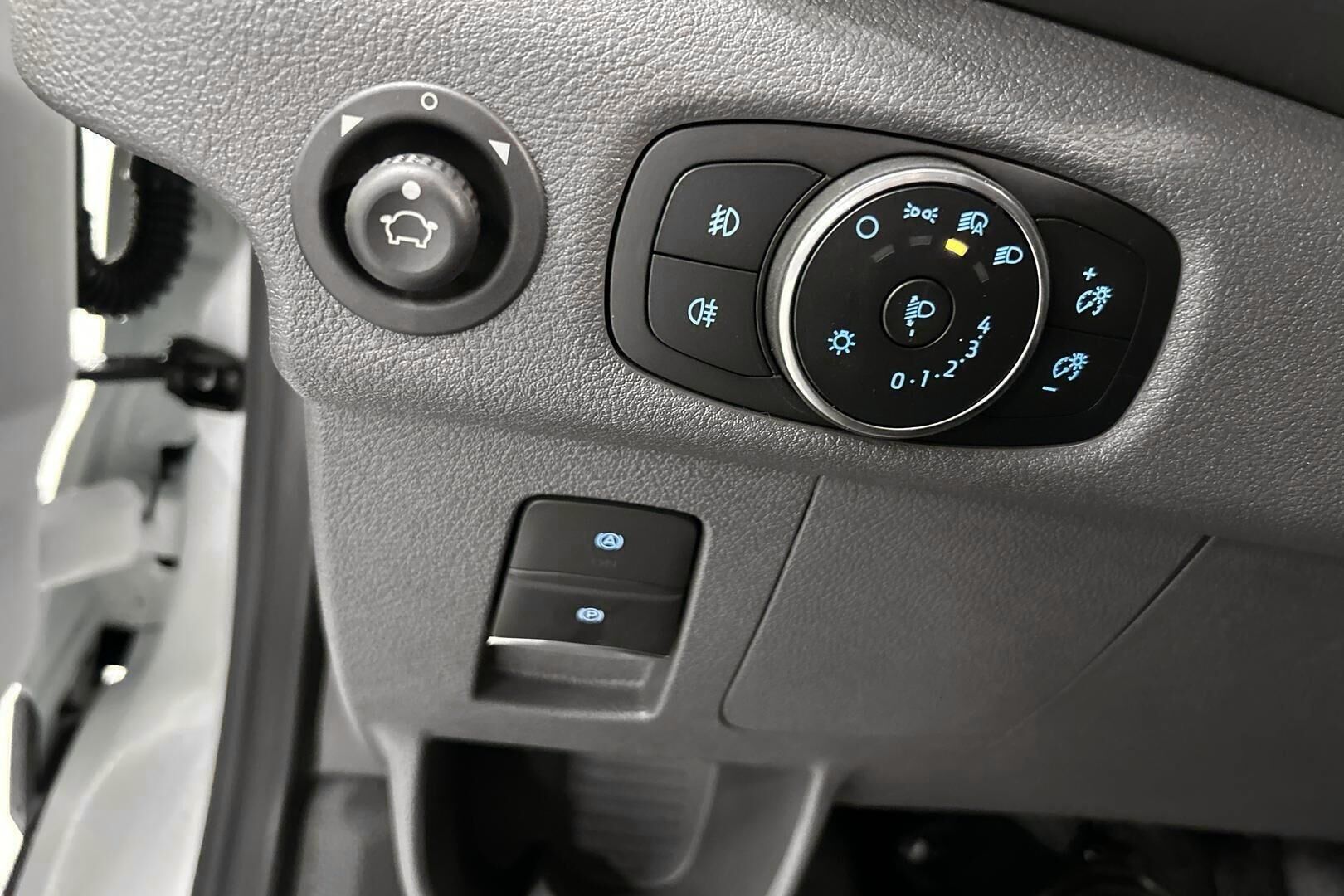 Ford Transit iso kuva 21