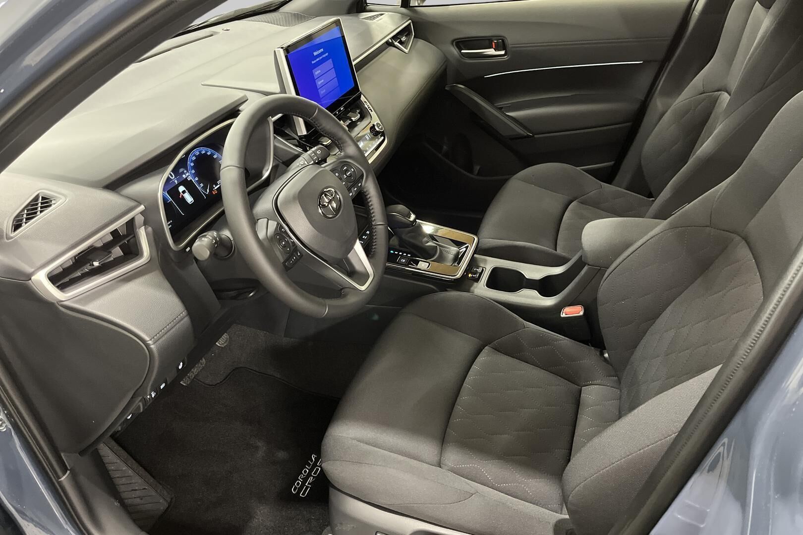 Toyota Corolla Cross iso kuva 2