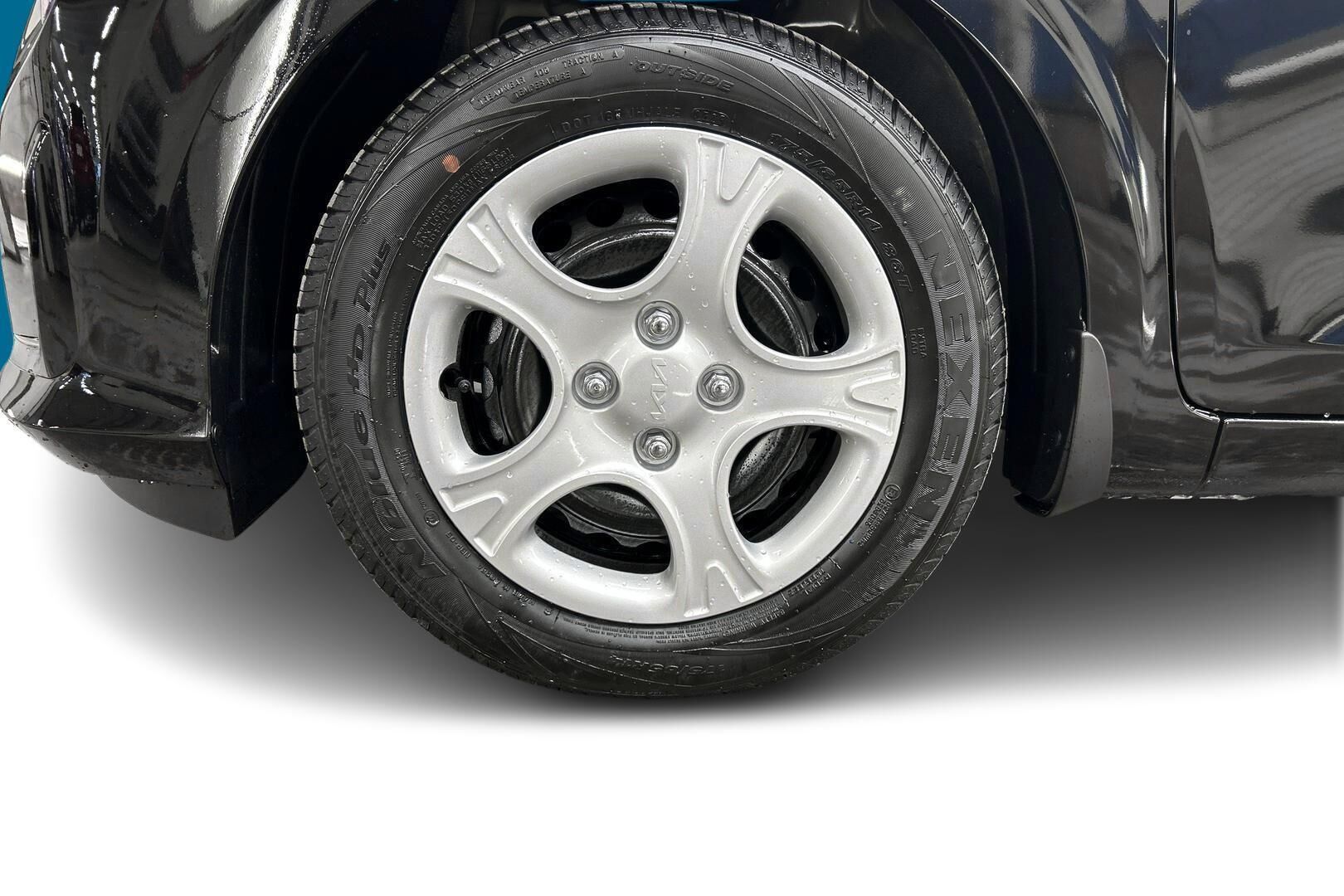 Kia Picanto iso kuva 12