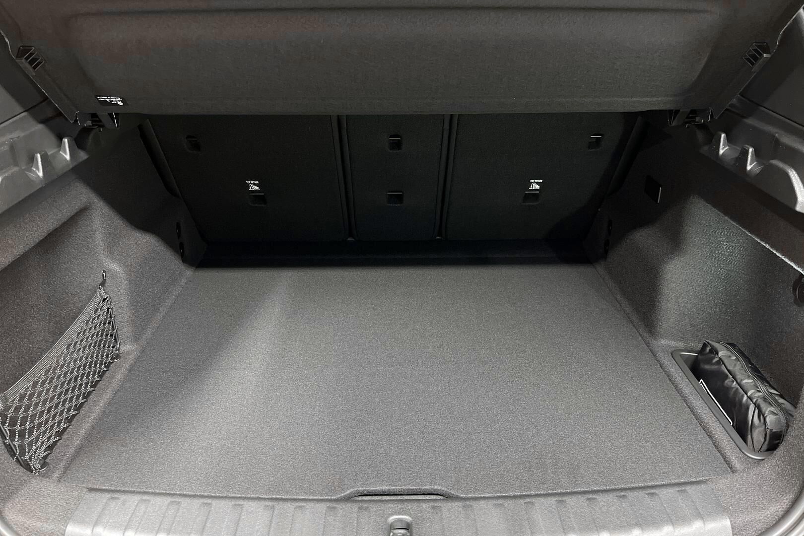 BMW iX1 iso kuva 11