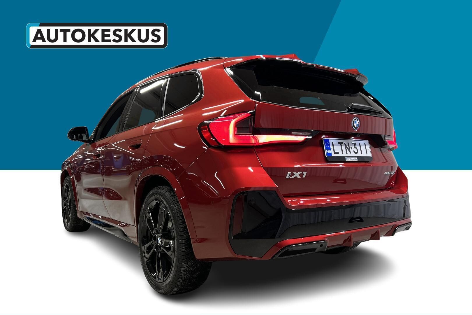BMW iX1 iso kuva 6