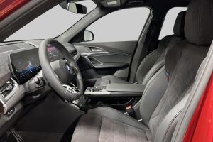 BMW iX1 esikatselu 8