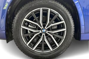 BMW iX1 esikatselu 12
