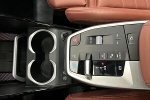 BMW iX1 esikatselu 15