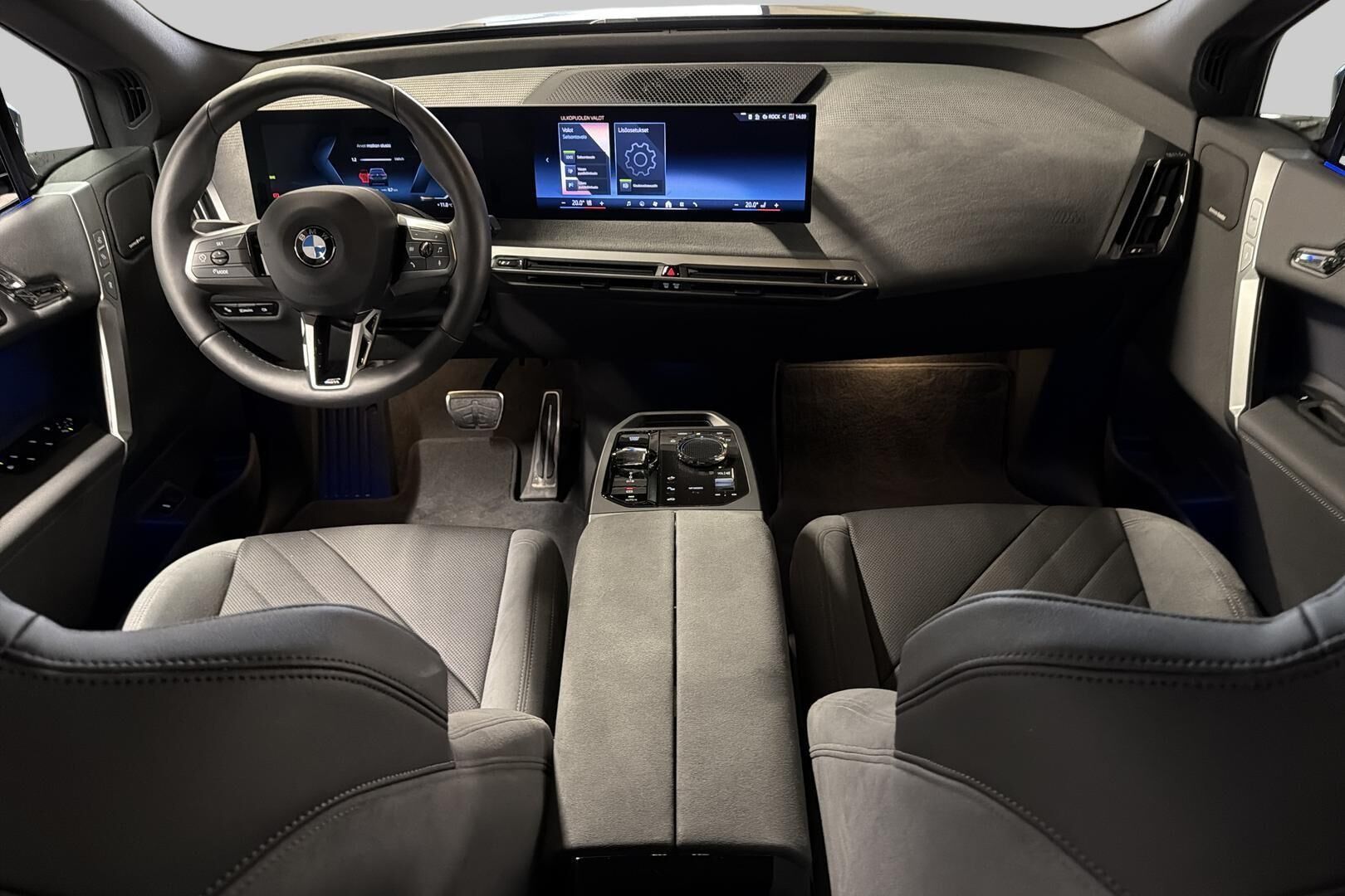 BMW IX iso kuva 9