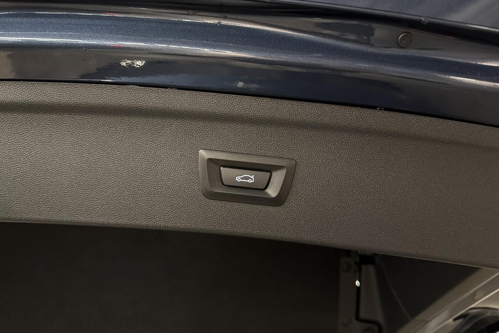 BMW IX iso kuva 30