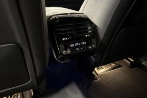 BMW IX esikatselu 12