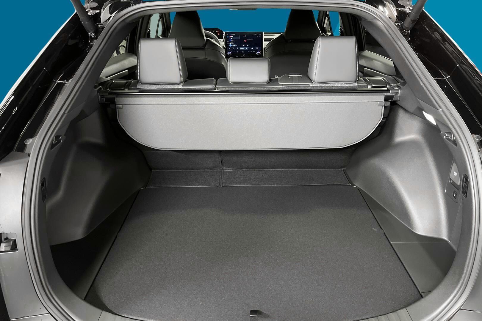 Toyota bZ4X iso kuva 10