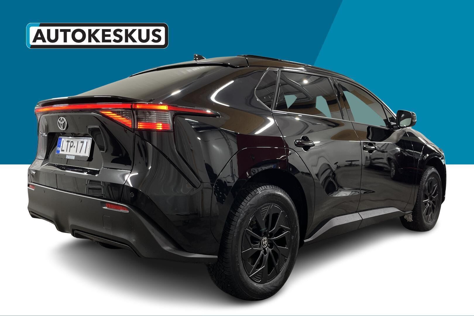 Toyota bZ4X iso kuva 4