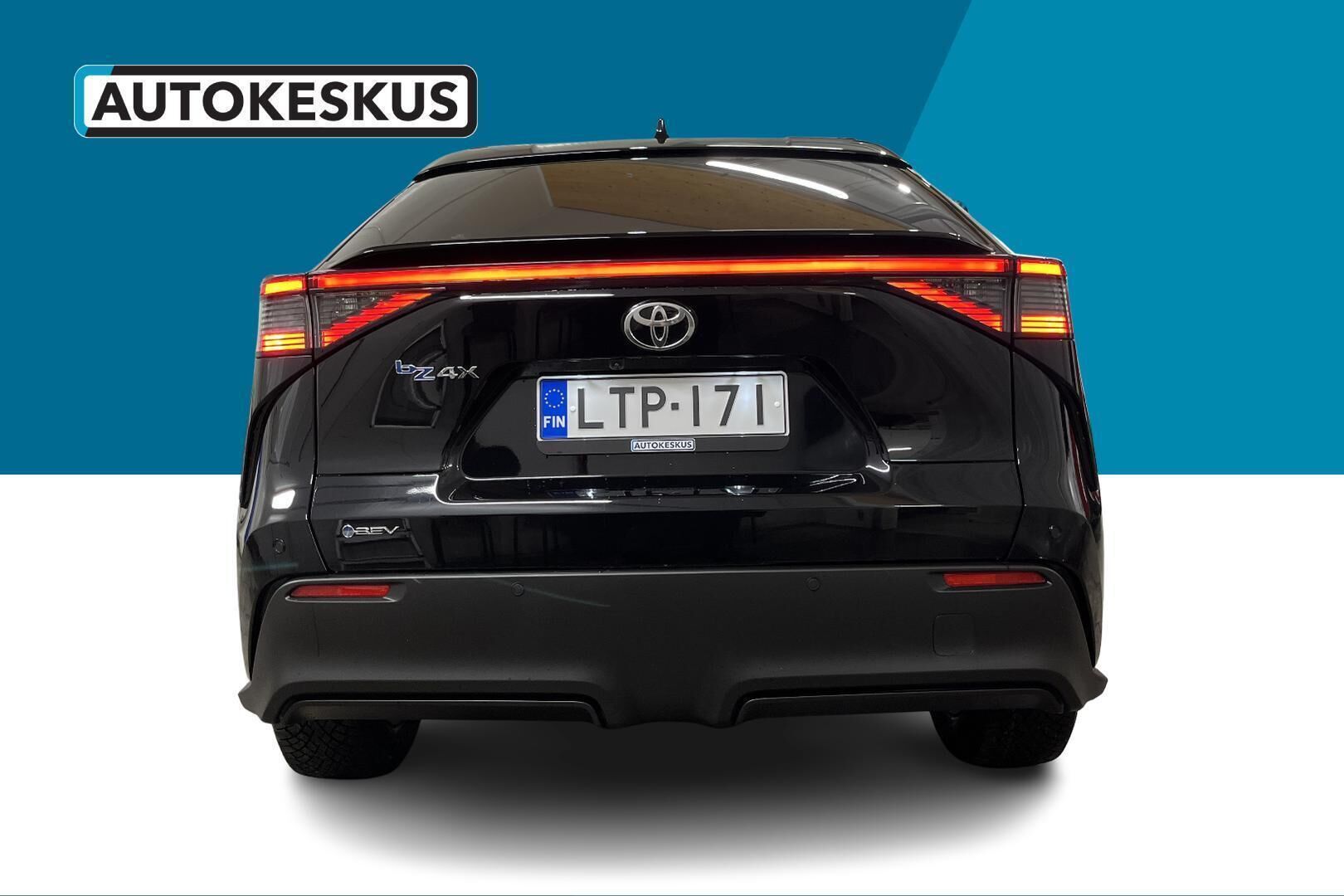 Toyota bZ4X iso kuva 13