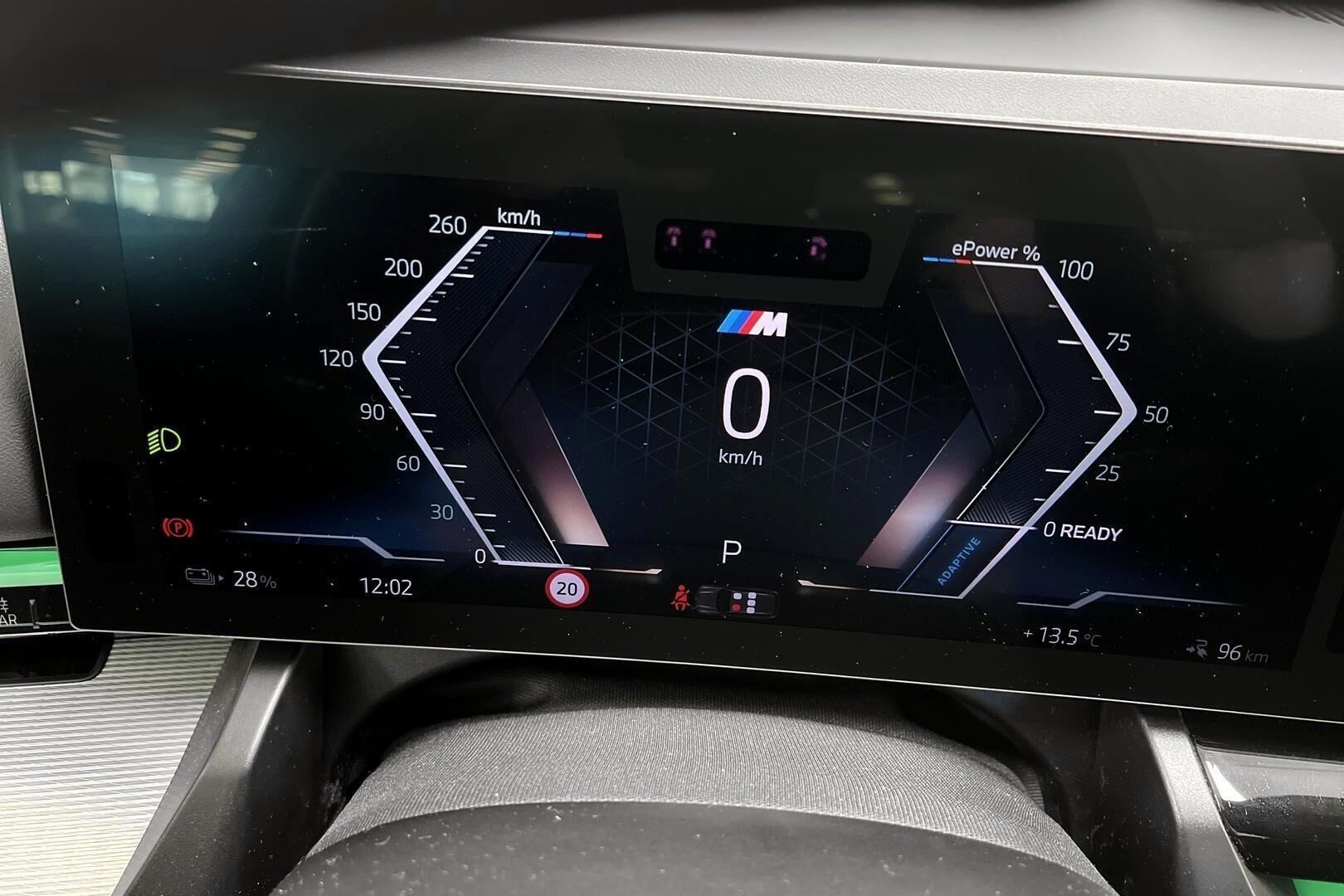 BMW i5 iso kuva 8