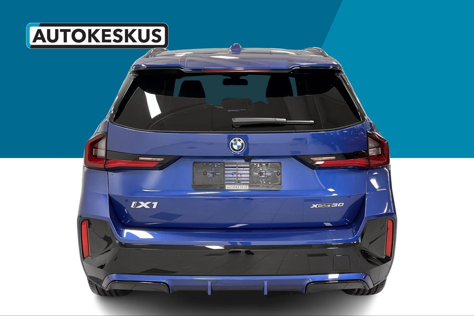 BMW iX1 iso kuva 4