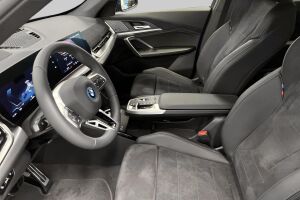 BMW iX1 esikatselu 7