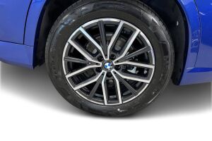BMW iX1 esikatselu 18