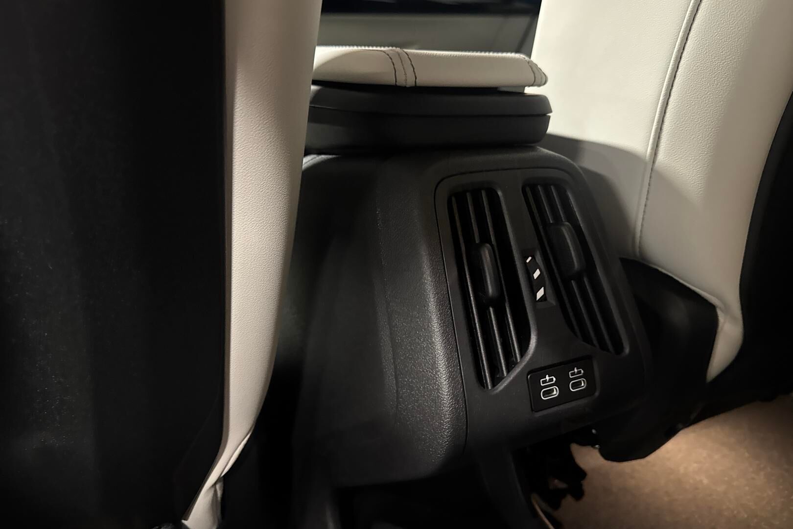 BMW iX2 iso kuva 23