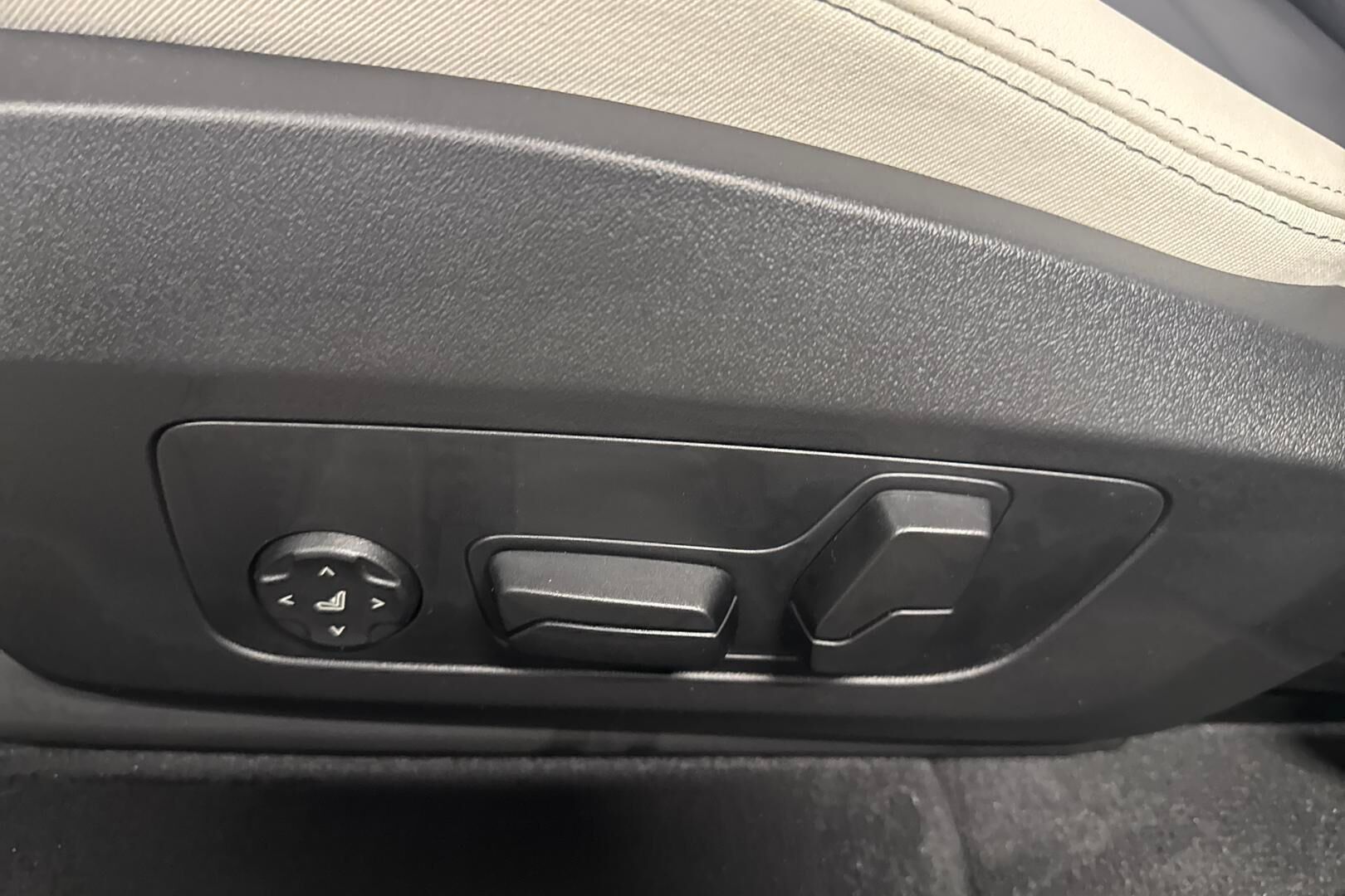 BMW iX2 iso kuva 28