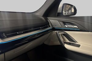 BMW iX2 esikatselu 30
