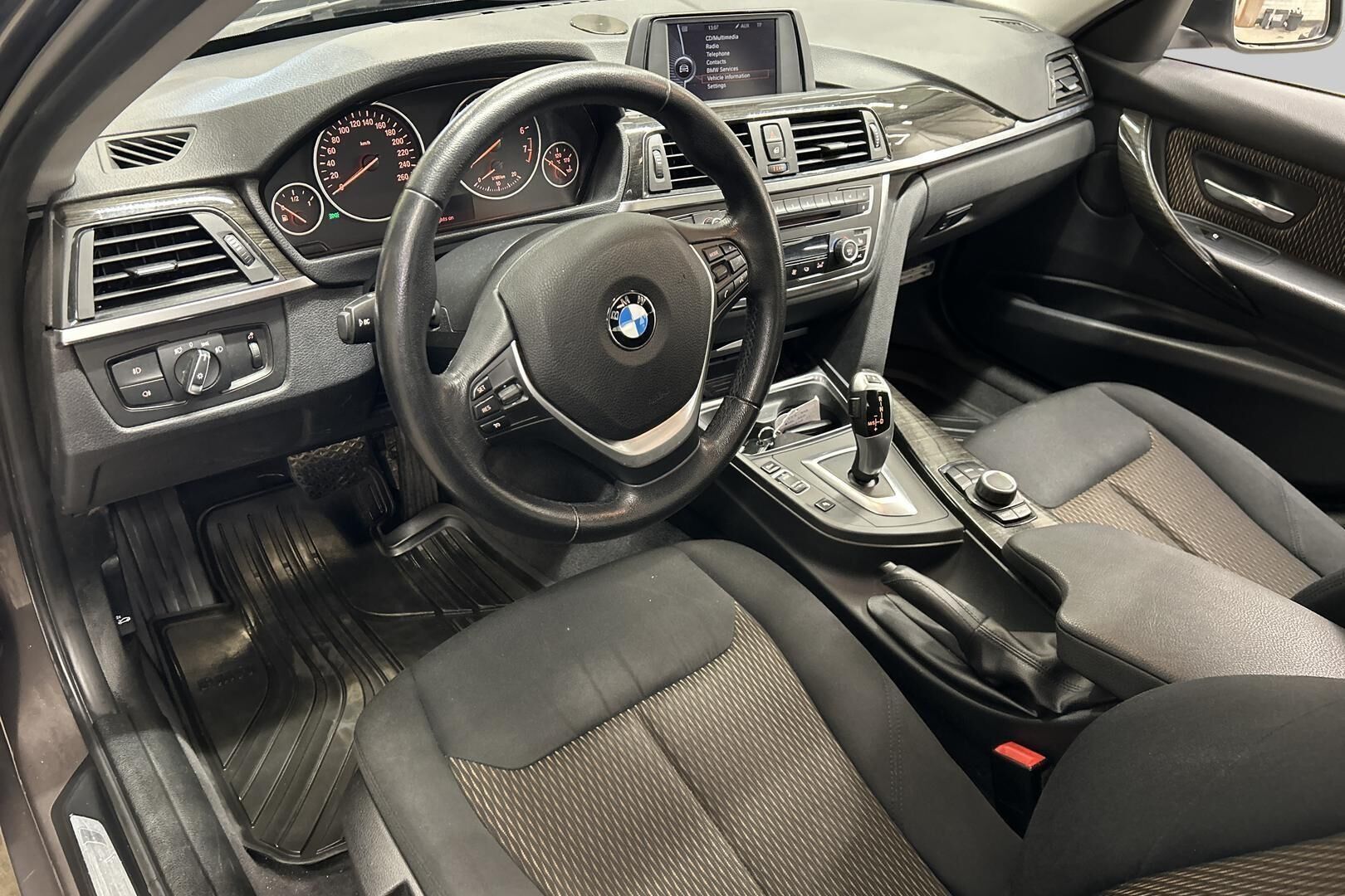 BMW 3-sarja iso kuva 8