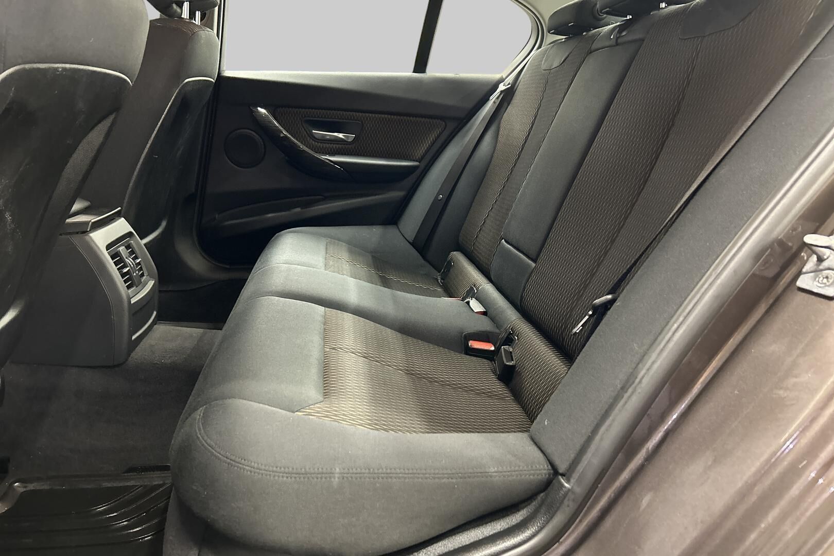 BMW 3-sarja iso kuva 9